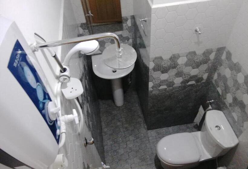 غرفة إقتصادية, The Peak Residence