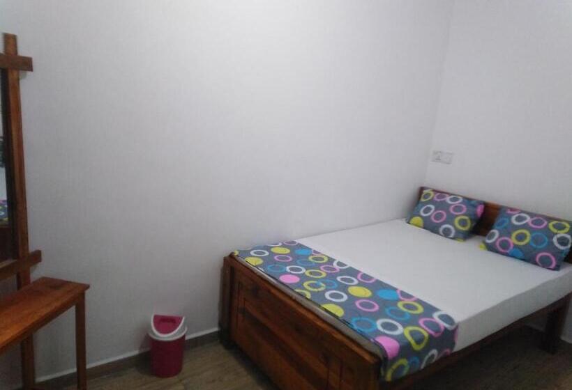 غرفة إقتصادية, The Peak Residence