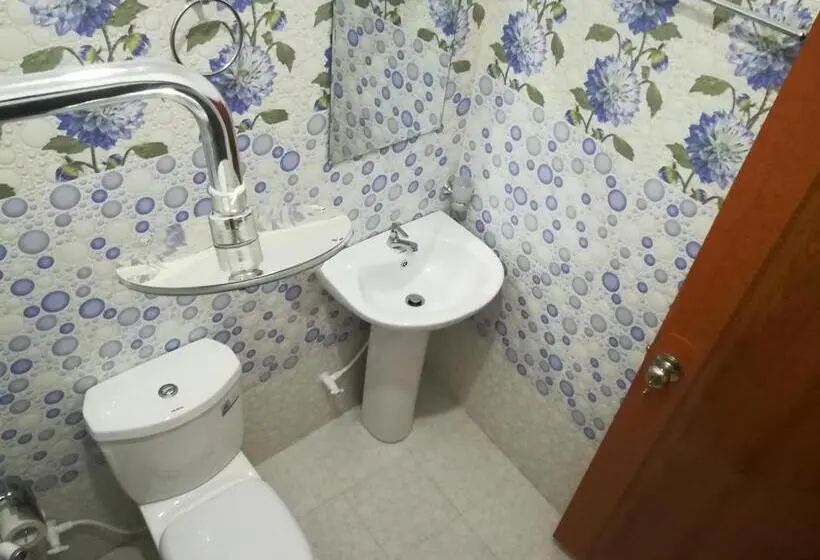 エコノミールーム, The Peak Residence