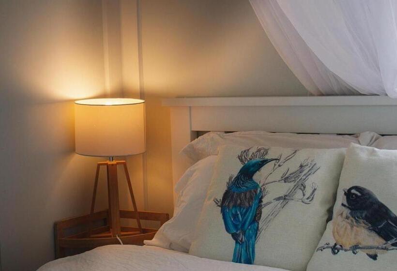 סטודיו דלוקס, White Pine Bush Cabins