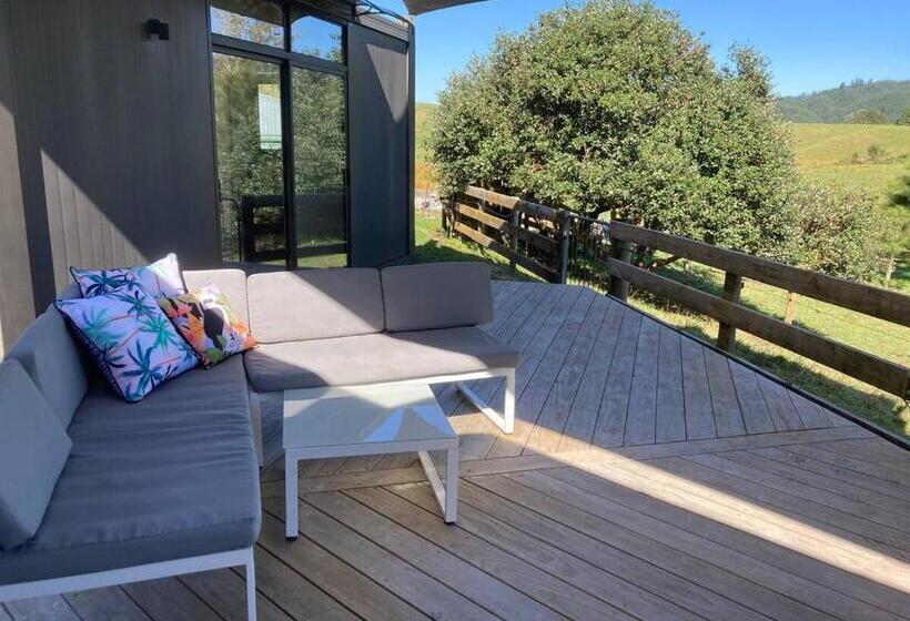 סטודיו דלוקס, White Pine Bush Cabins