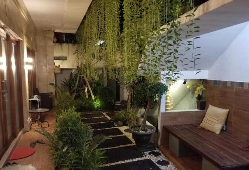 חדר דלוקס, Yuan Room