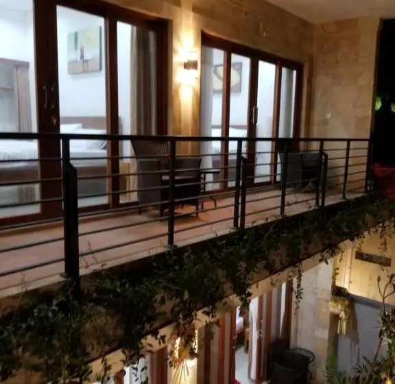 デラックスルーム, Yuan Room