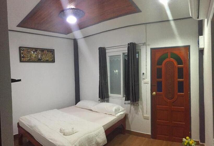 חדר סטנדרט, Moat View