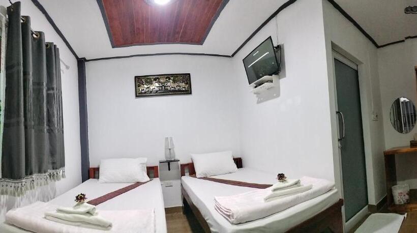 חדר סטנדרט, Moat View