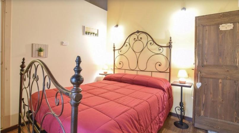 이코노미 룸, Il Giardino Delle Noci