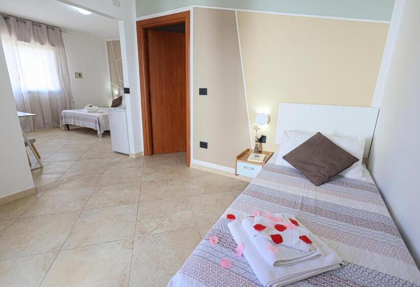 Трехместный Номер Стандарт с Балконом, Il Sole Del Salento