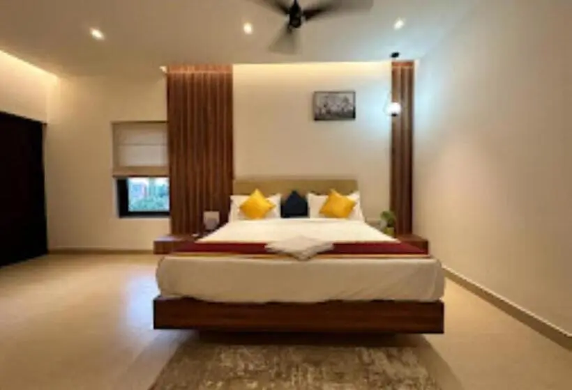 Villa 1 Makuuhuone, Cliffotel Kerala