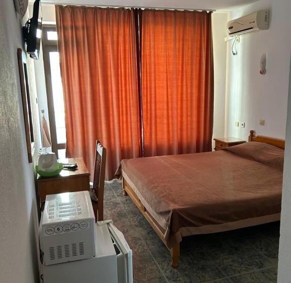 غرفة عائلية, къщаперла