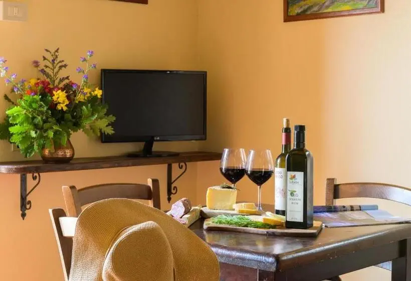 Huoneisto 1 Makuuhuone Puutarhanäkymä, Agriturismo La Fonte