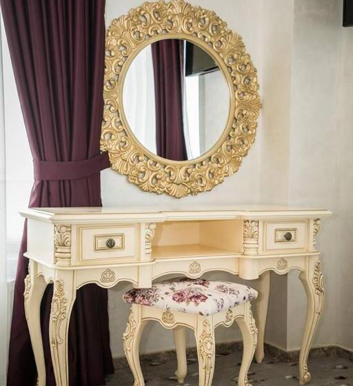 اتاق لوکس, Almar Lake View Boutique H