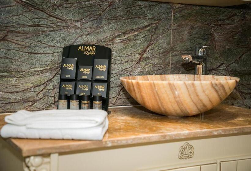 اتاق لوکس, Almar Lake View Boutique H