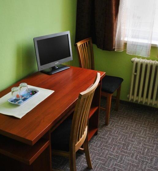 标准单人间, Hvězda