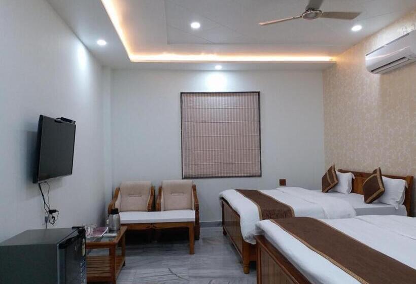 Quarto Familiar, Vandana Residency, Varanasi