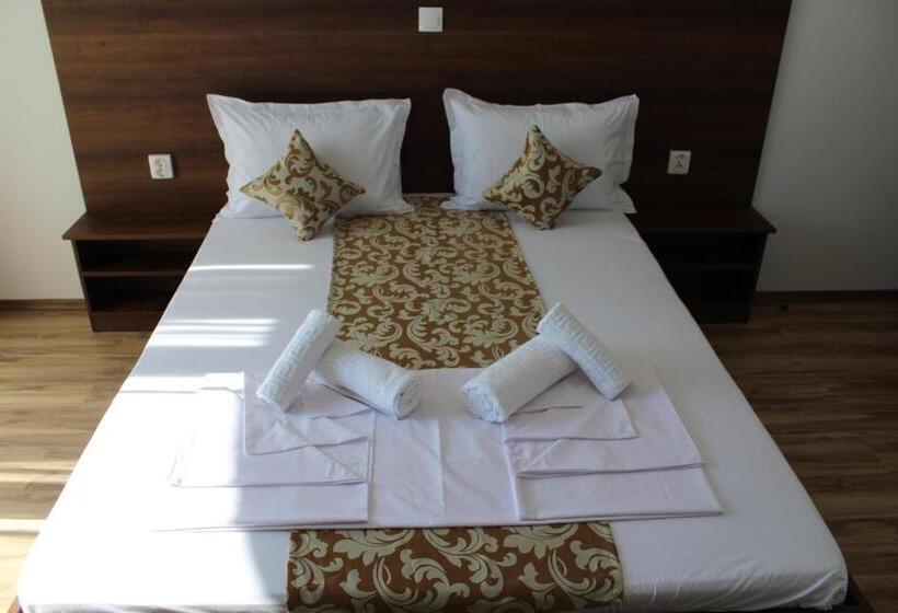 스탠다드 트리플 룸, Vila Medeea