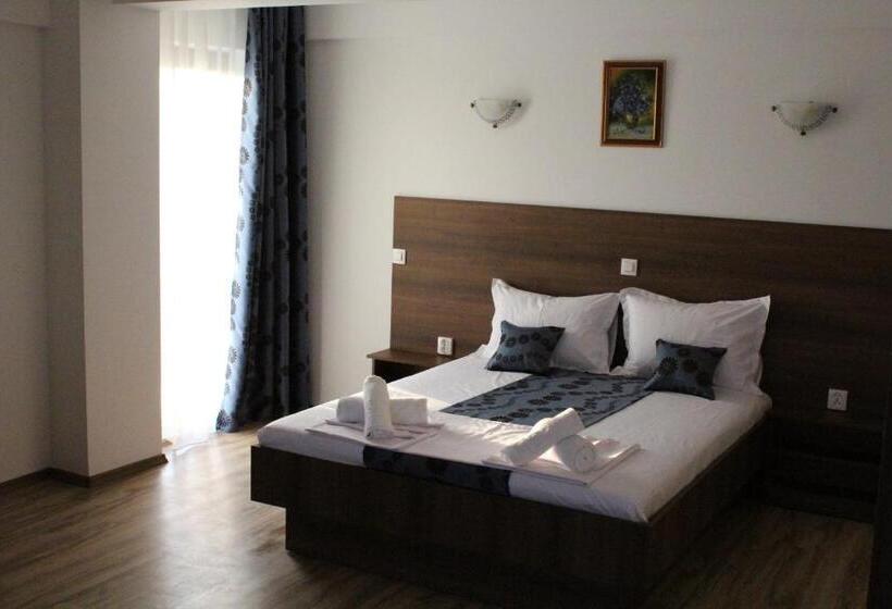 패밀리 룸, Vila Medeea