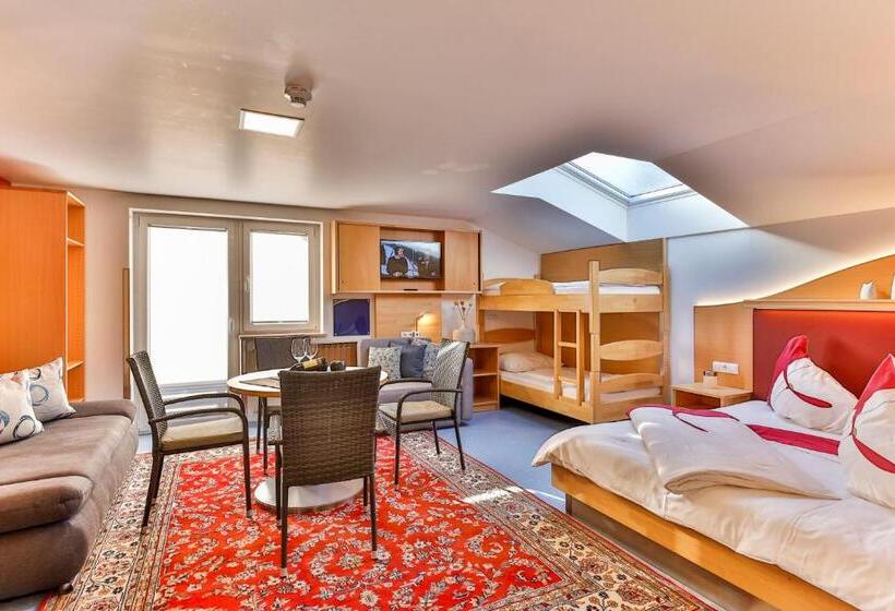 스탠다드 스튜디오, Jugendhotel Bachlehen Und Johanneshof