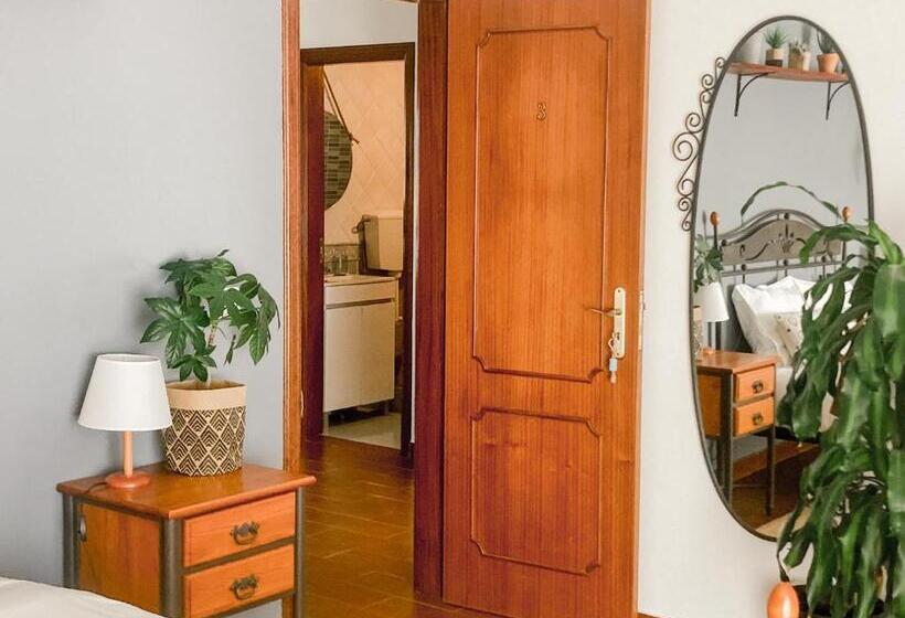 חדר סטנדרט, In My House Baleal