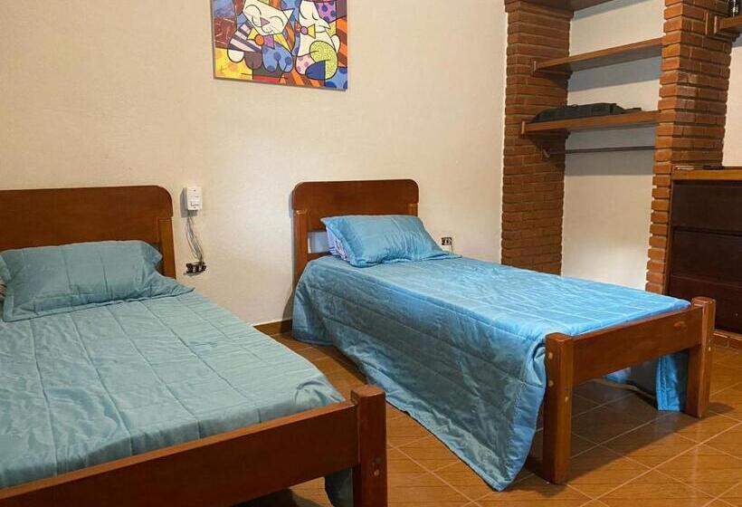 スイート, Lara S House