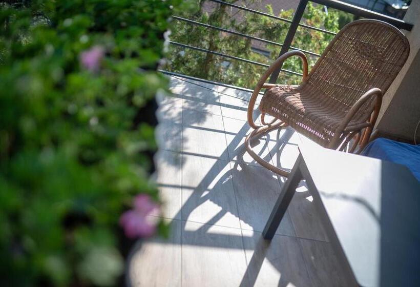 منزل غرفتين نوم, Mamaison