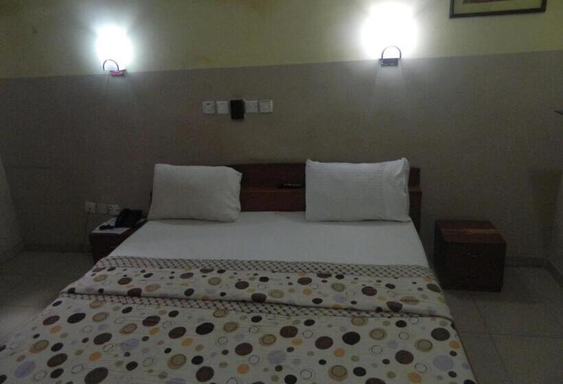 سوییت سوپریور, Neighbourhood Guest House