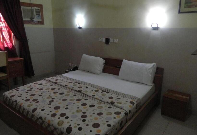 سوییت سوپریور, Neighbourhood Guest House