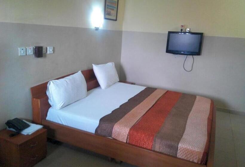 سوئیت با بالکن, Neighbourhood Guest House