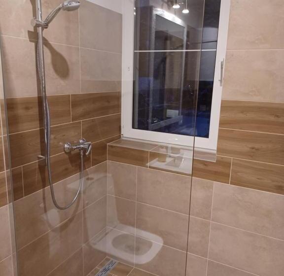 Апартаменты 2 Спальни, Penzion Za Vodou