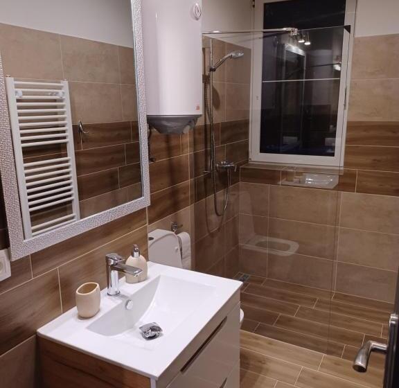 Апартаменты 2 Спальни, Penzion Za Vodou