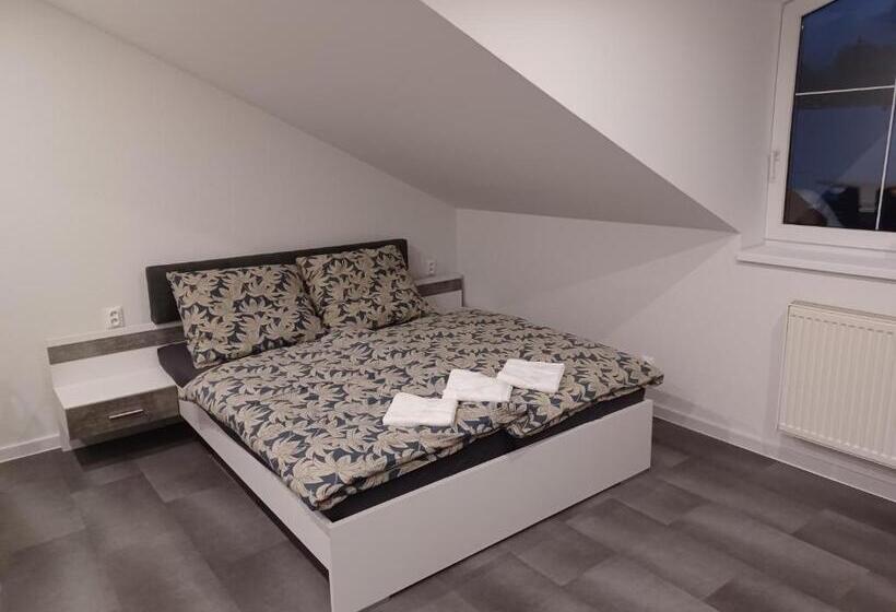 Апартаменты 1 Спальня с Балконом, Penzion Za Vodou