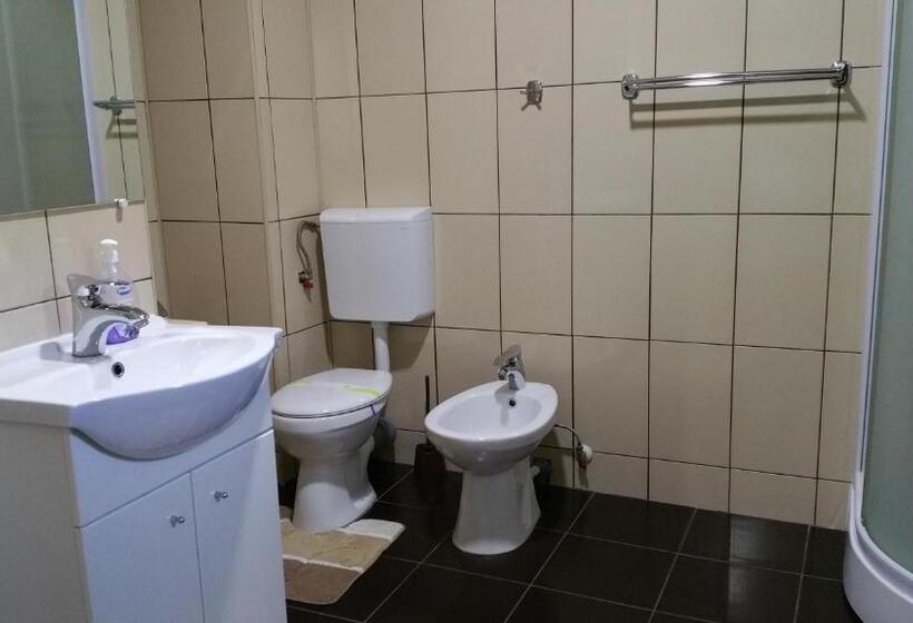 Номер Стандарт, Rosenville