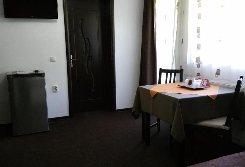 스탠다드 룸, Rosenville