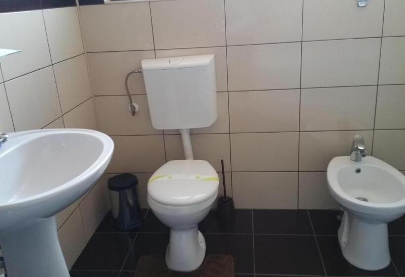 Номер Стандарт, Rosenville