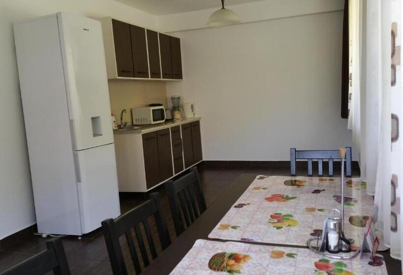 Апартаменты 1 Спальня, Rosenville