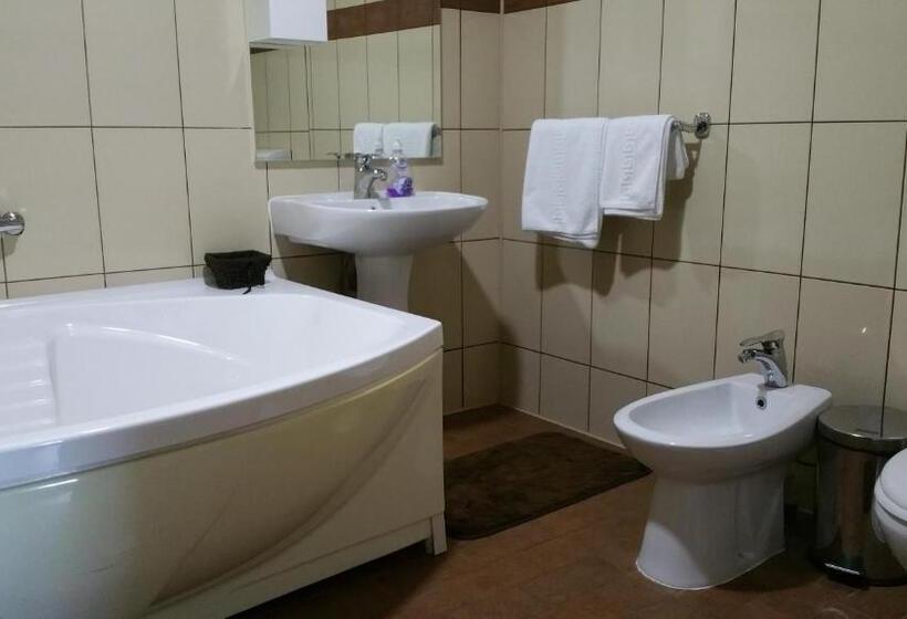 Четырехместный Номер Стандарт, Rosenville