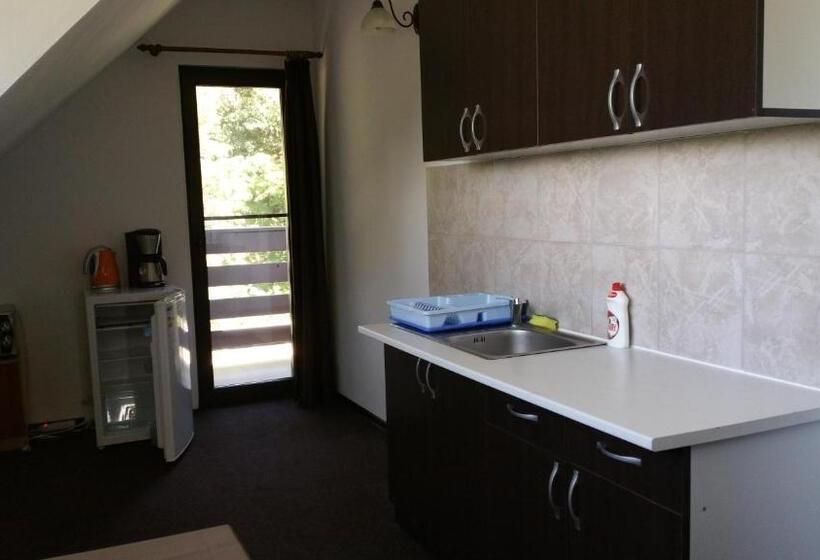 Студио Стандарт с Балконом, Rosenville