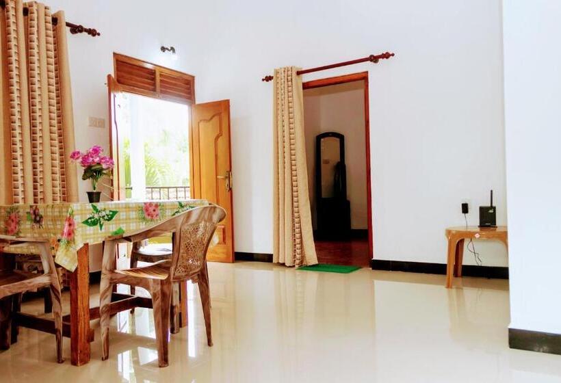 スタンダードルーム, Wayside Mirissa