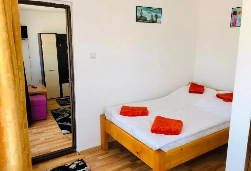 Huoneisto 2 Makuuhuonetta, Pensiunea White House