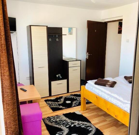 Апартаменты 2 Спальни, Pensiunea White House