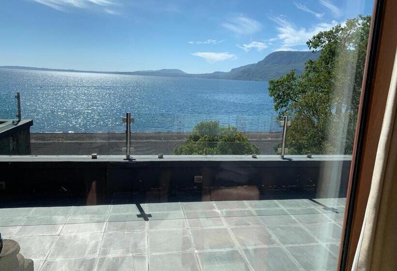 Suite with lake view, Playa Grande Suites