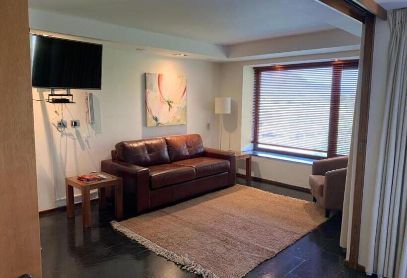 جناح مزوَّد بشرفة, Playa Grande Suites