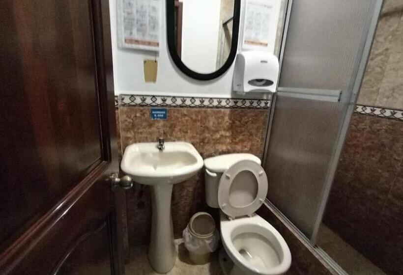 经济房, Hostal Alborada Cuenca