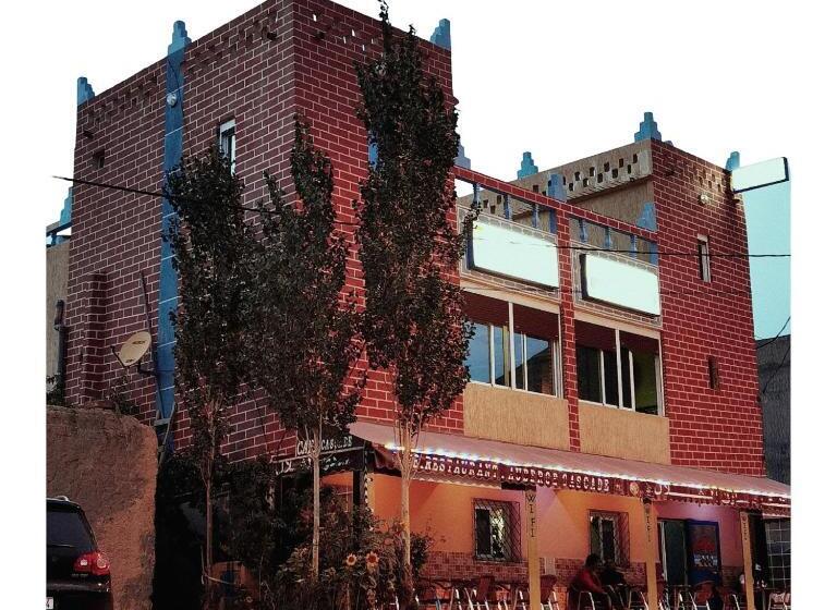 اتاق استاندارد چهار تخته, Auberge Cascade