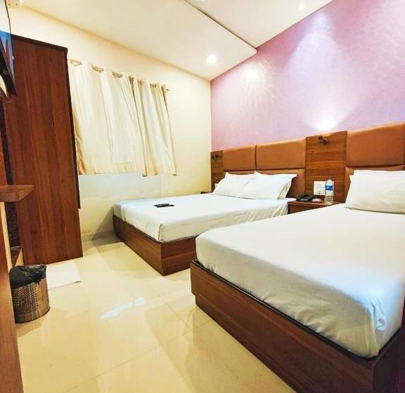 Quarto Triplo Economy, Avion Palace