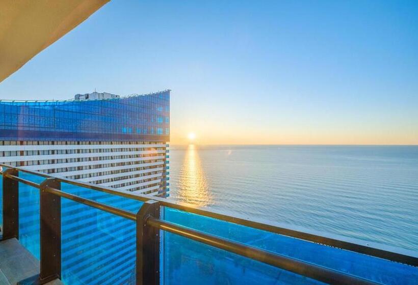 سوییت خانوادگی, Orbi City Hotel Batumi