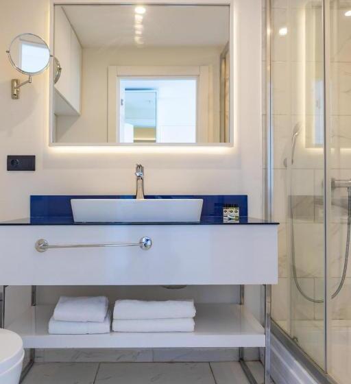 سوییت خانوادگی, Orbi City Hotel Batumi