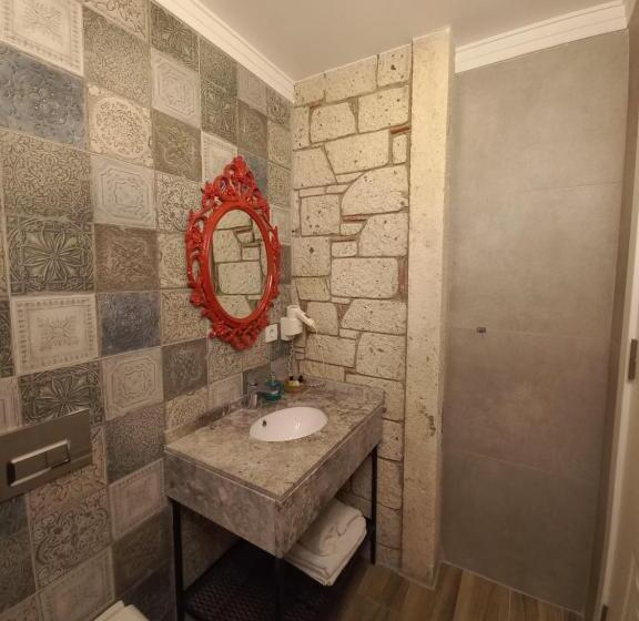 デラックスルーム, Chloe Boutique