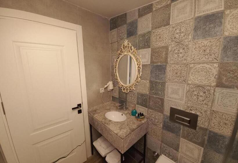 バスタブ付きスタンダードルーム, Chloe Boutique