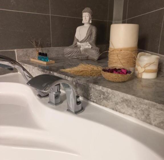 バスタブ付きスタンダードルーム, Chloe Boutique