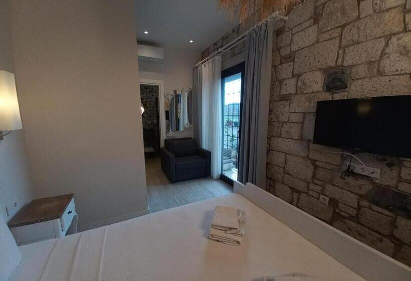 スタンダードルーム, Chloe Boutique